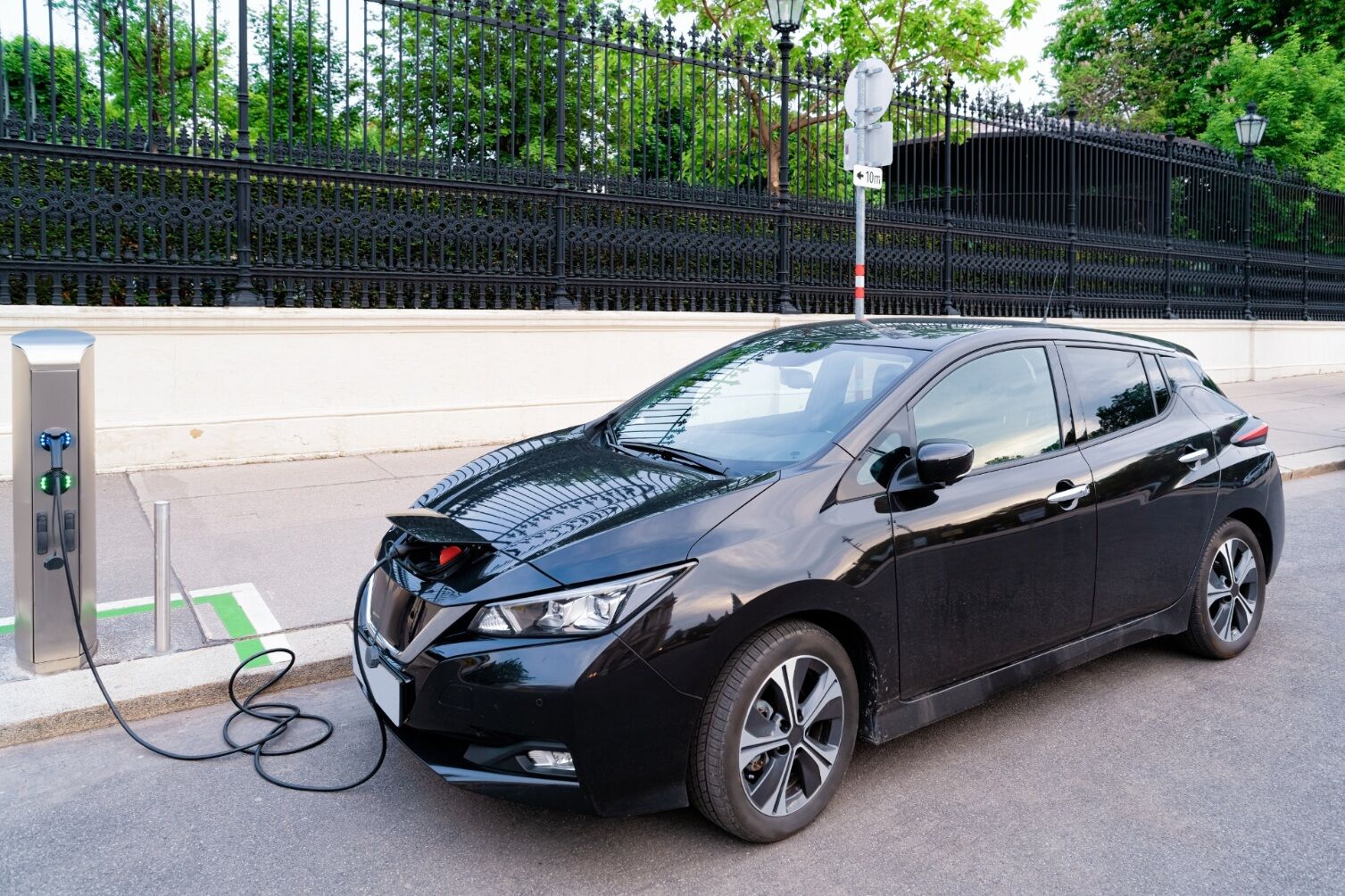 電気自動車をもっと身近にもっと使いやすく